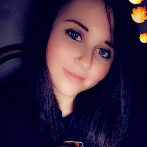 Meet your Posher, Jessica - Picture 1 of 1